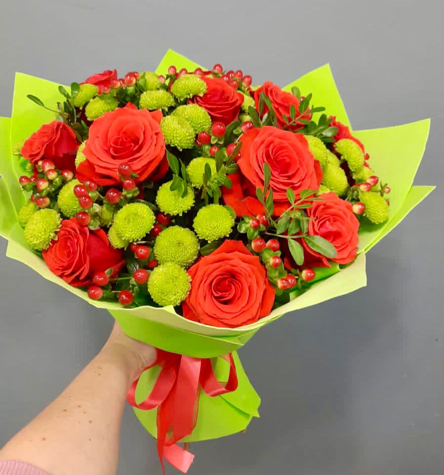 Букет цветов из: Хризантемы и Розы в Орлове Кировская область