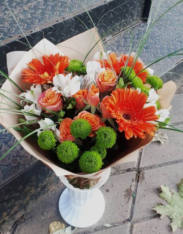 Букет цветов из: Герберы, Хризантемы, Альстромерии и Розы в Орлове Кировская область