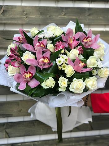 Букет цветов из: Розы и Хризантемы в Орлове Кировская область