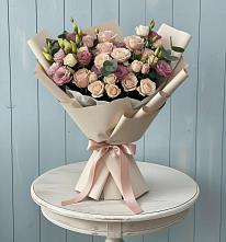 Букет цветов из:  Розы и Лизиантусы в Орлове Кировская область
