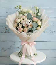 Букет цветов из:  Розы и Лизиантусы в Орлове Кировская область