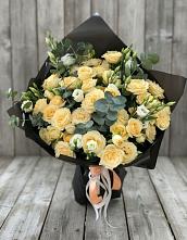 Букет цветов из:  Розы и Лизиантусы в Орлове Кировская область