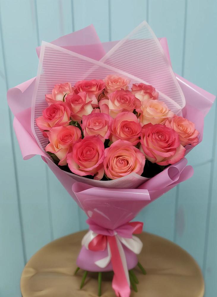 Букет 15 Розовых роз Равель в Орлове Кировская область