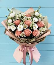 Букет цветов из:  Розы, Альстромерии и Лизиантусы #REPLACE_PRED# Орлове Кировская область