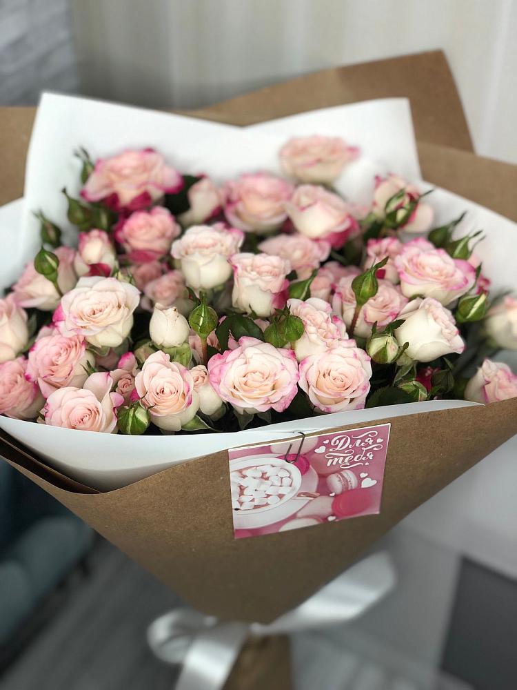 Букет цветов из: Розы в Орлове Кировская область