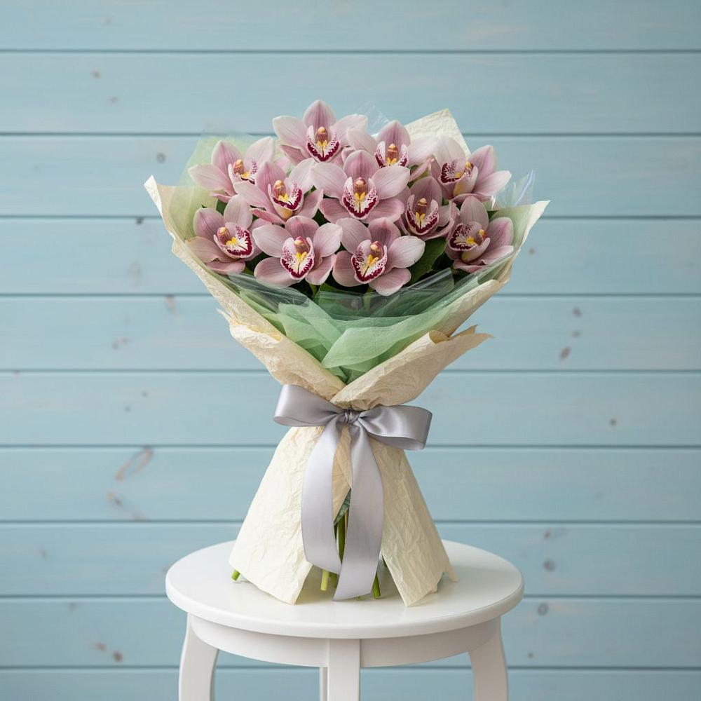 Букет цветов из: Орхидеи и Розы в Орлове Кировская область