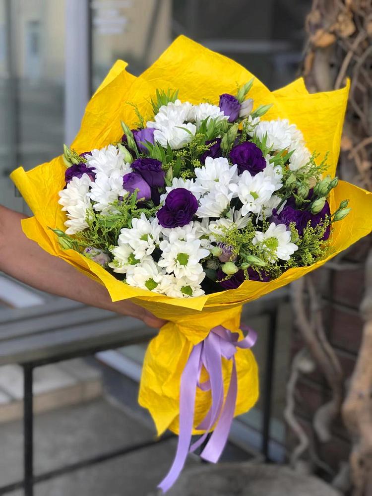 Букет цветов из: Ирисы, Хризантемы и Ромашки в Орлове Кировская область
