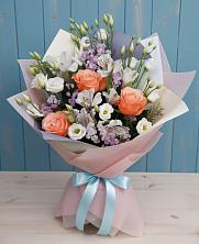 Букет цветов из:  Лизиантусы, Розы, Альстромерии и Гипсофила в Орлове Кировская область