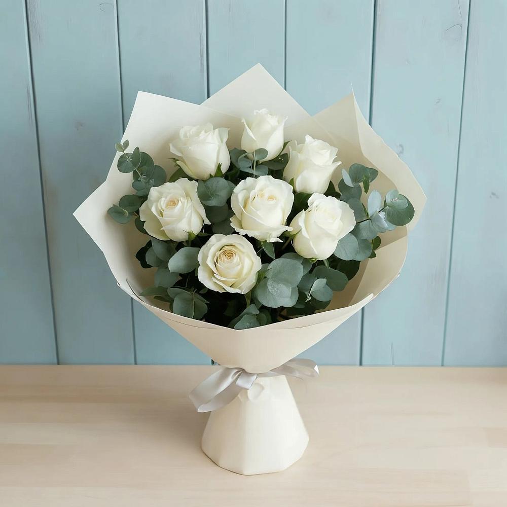 Букет Белые розы в Эвкалипте в Орлове Кировская область