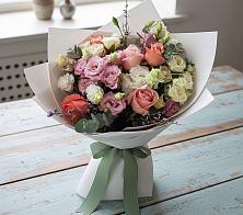 Букет цветов из:  Розы, Лизиантусы и Гвоздики в Орлове Кировская область