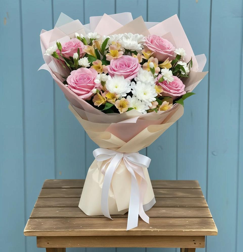 Букет цветов из: Гвоздики, Орхидеи и Розы в Орлове Кировская область