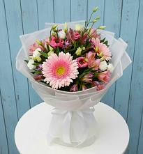 Букет цветов из:  Герберы, Альстромерии и Лизиантусы в Орлове Кировская область