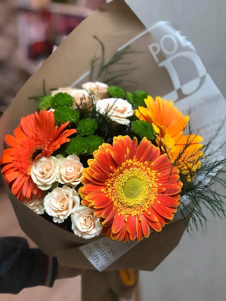 Букет цветов из: Герберы, Хризантемы и Розы в Орлове Кировская область