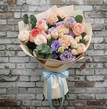 Букет цветов из:  Розы, Лизиантусы и Гвоздики #REPLACE_PRED# Орлове Кировская область